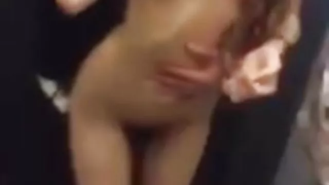 Sesión de besos de lesbianas sexy lleva videos de hombres gay latinos a una diversión de coño caliente