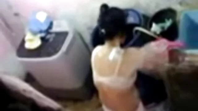 Pequeña adolescente follada duramente en un casting anal latino casero