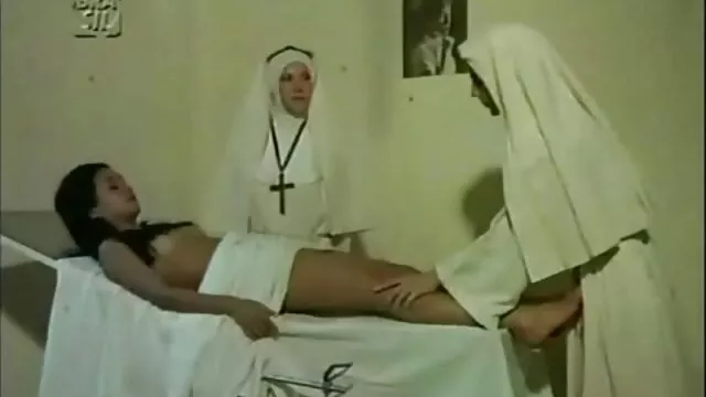 Nena tatuada con boy latino sex pezones perforados follada su coño
