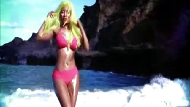 Chica universitaria blanca recibe gay porn tube latin una gran polla negra en público