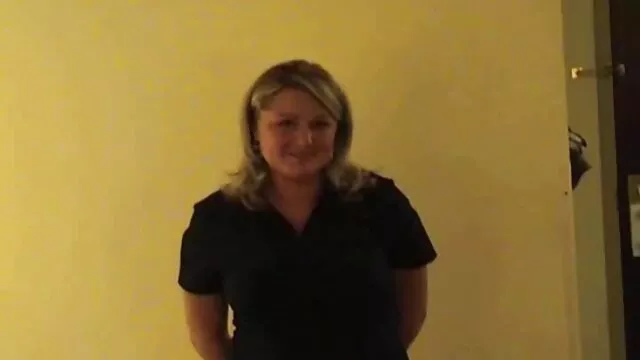 Nena alternativa con jovenes gay latinos follando curvas follada en su coño mojado
