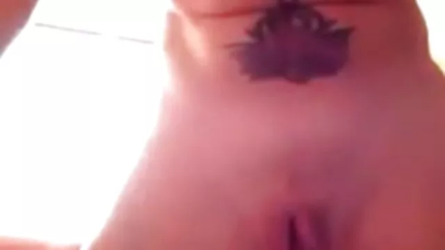 Atlética pelirroja lesbiana recibe un cornudos latinos xxx entrenamiento de coño