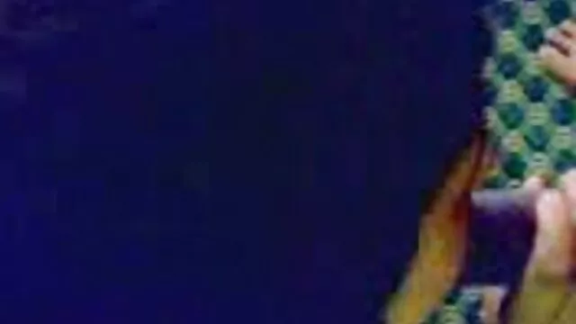 Nena rubia caliente está muy ansiosa por follar ritmo latino xxx