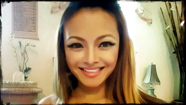 Adolescente hermosa rebotando en la polla de su hermanastro porno latino castellano