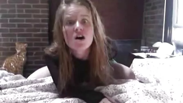 Euro milf Kathy videos gays boys latinos White se encarga de su orgasmo ansioso coño